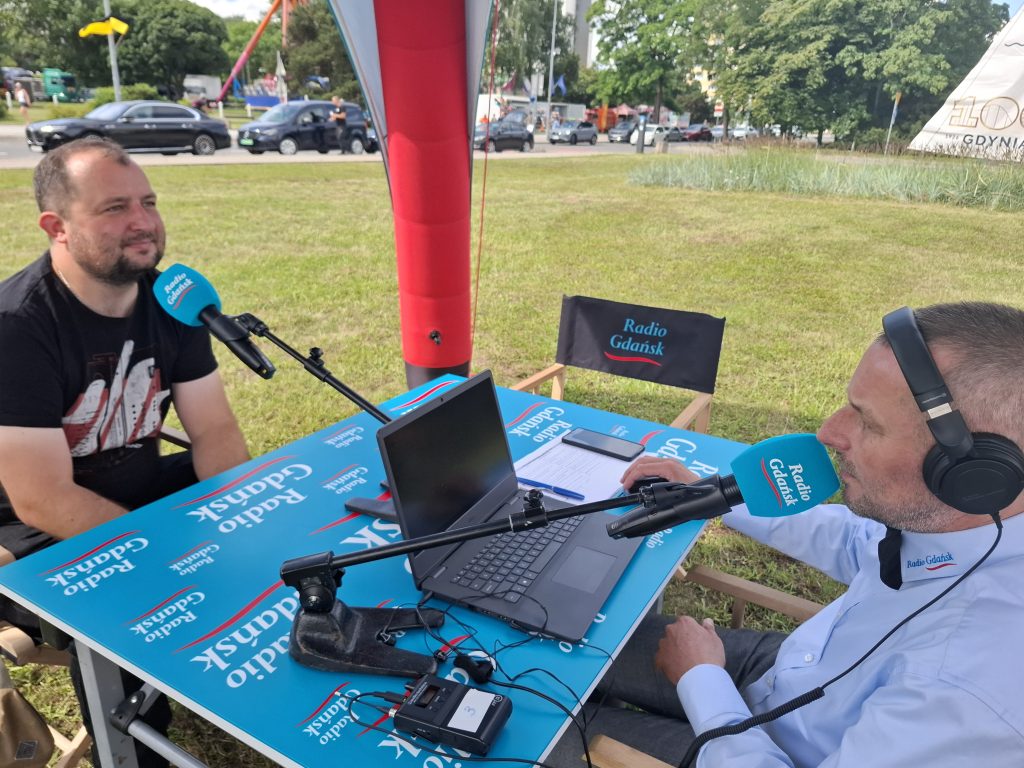 Michał Miegoń w wakacyjnym studiu Radia Gdańsk