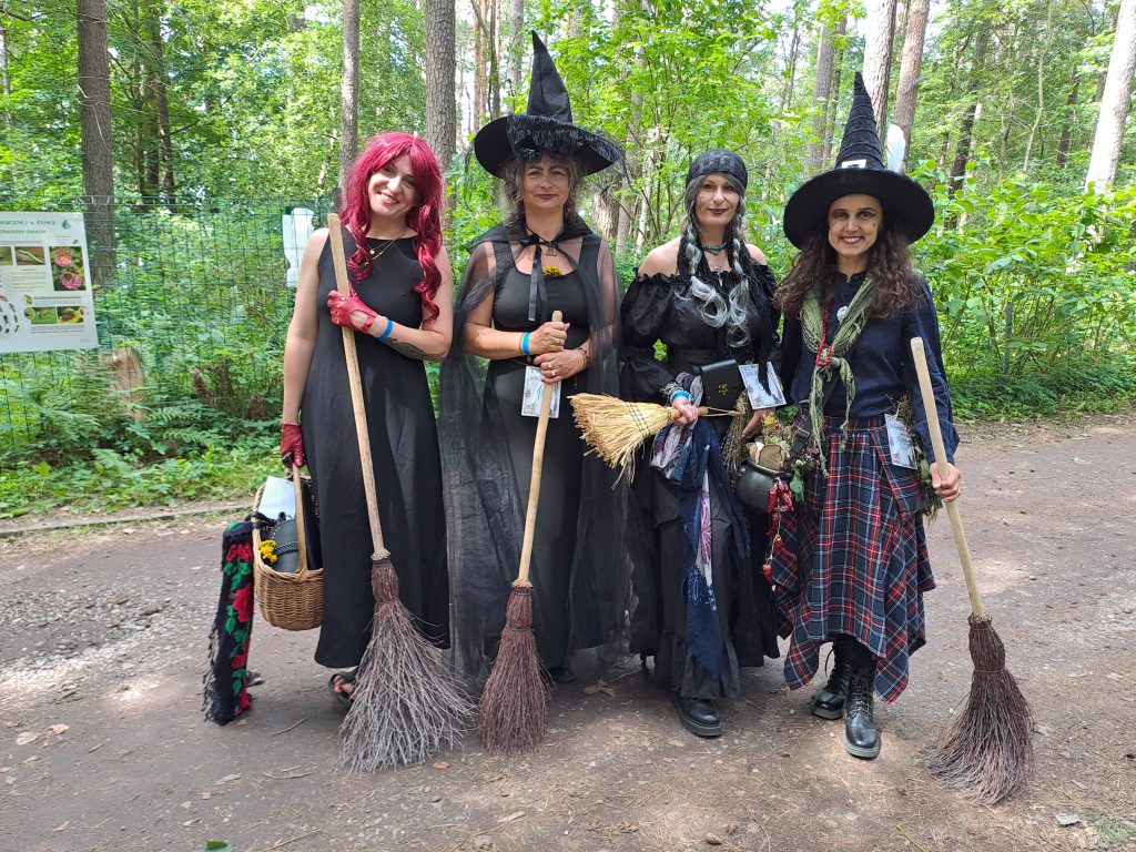 Na zdjęciu uczestnicy Festiwalu Baby Jagi w Funce