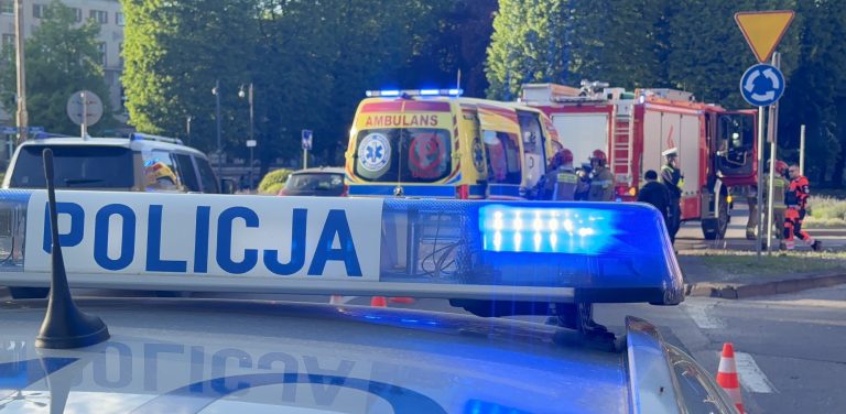 policjant potrącił seniorkę na pasach