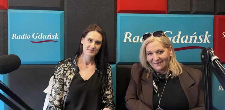 Roksana Rychter z Gminnego Centrum Kultury w Czarnej Dąbrówce, współorganizatorka festiwalu Yach Music Festival 2026 oraz Beata Łozowska, dyrektor Gminnego Centrum Kultury w Czarnej Dąbrówce zapraszają do Nożyna, na Yach Music Festival 2026 i koncerty zespołów grających w stylach: rock, metal, punk