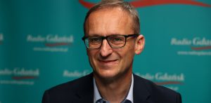 Janusz Wróbel w studiu Radia Gdańsk