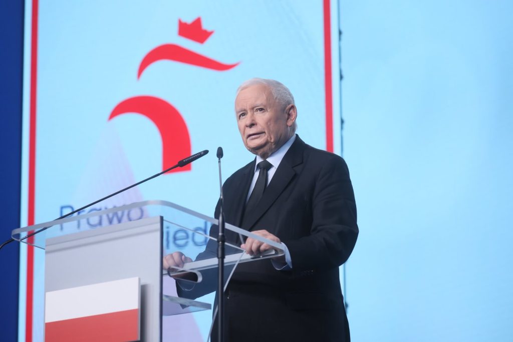 Jarosław Kaczyński ogłosił decyzję o usunięciu z partii parlamentarzystów, którzy nie złożyli deklaracji o nieprzynależeniu do stowarzyszeń