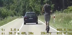 Brawurową jazdę na hulajnodze zarejestrował policyjny wideoradar