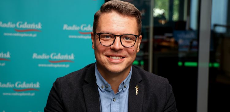 Krzysztof Szymański w studiu Radia Gdańsk