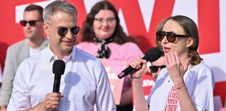 Wiec w Gdańsku odbył się pod hasłem "Lewica Dowozi"