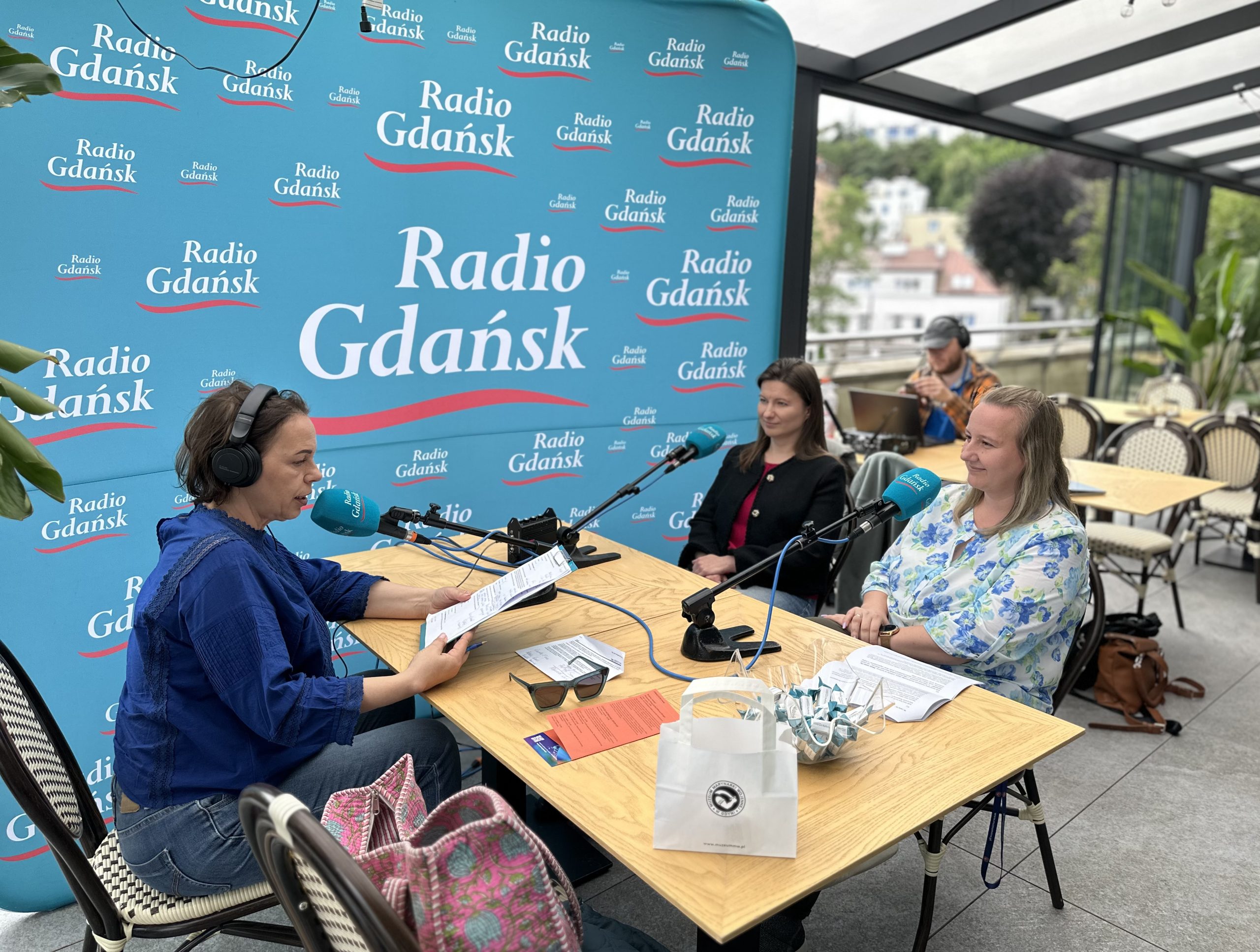 Plenerowe studiu Radia Gdańsk pod Muzeum Marynarki Wojennej. Nz.: Magda Szpiner, Aneta Baranowska i Aleksandra Słabońska-Płotka