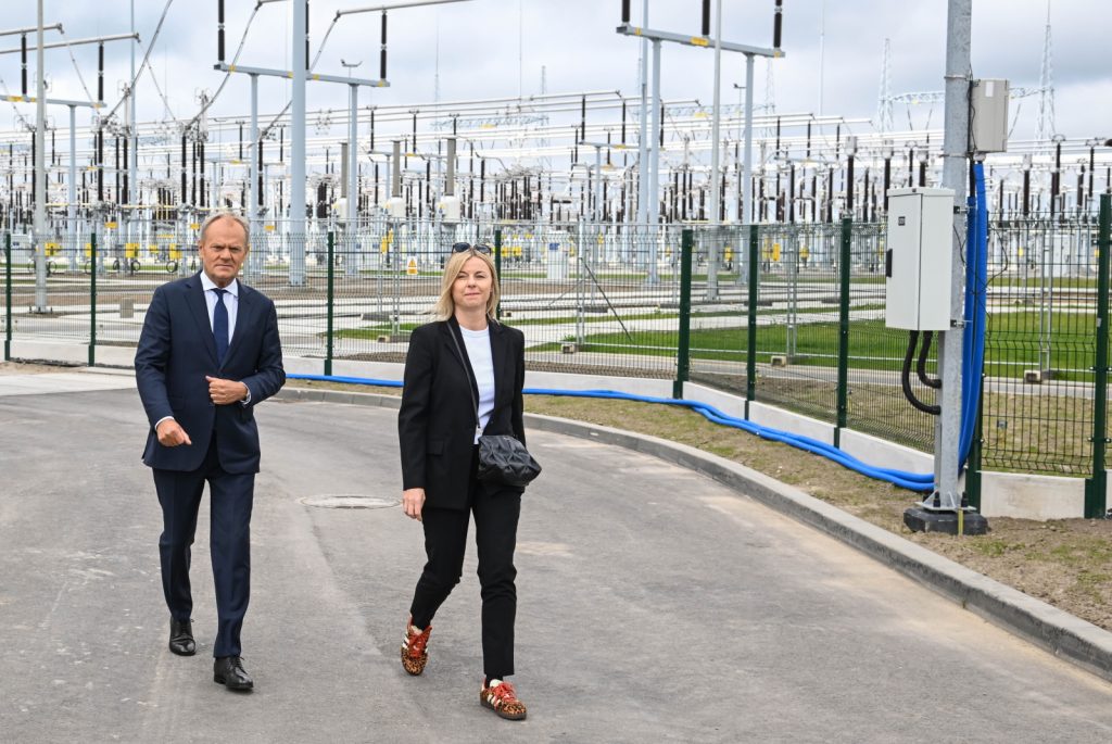 Premier Donald Tusk i podsekretarz stanu w KPRM Agnieszka Rucińska
