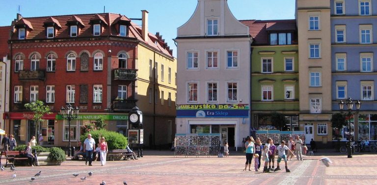 Rynek w Chojnicach (fot. Zenobia Miszewska / Wikimedia Commons)