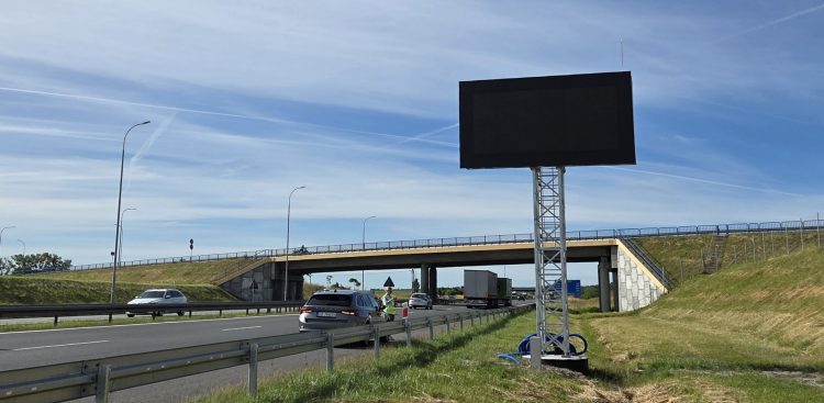 Nowa tablica LED na AmberOne A1.
