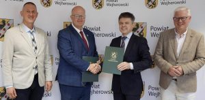 W poniedziałek podpisano umowę ws. remontu drogi Ciekocinko-Kurowo