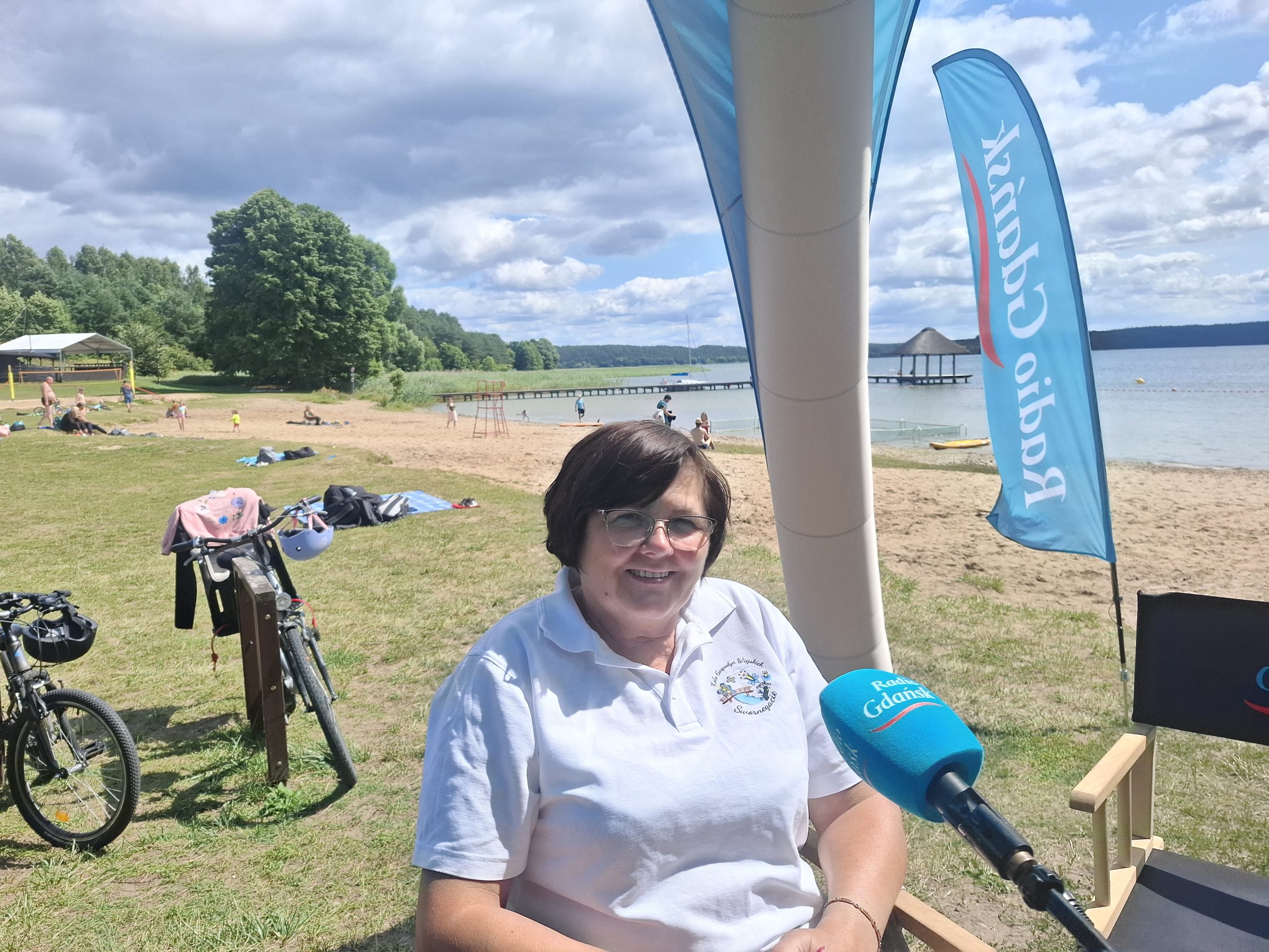 Urszula Szulc na plaży w Swornegaciach