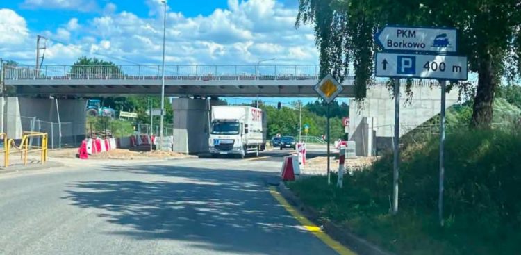 Widok na stary wiadukt linii kolejowej do Kartuz