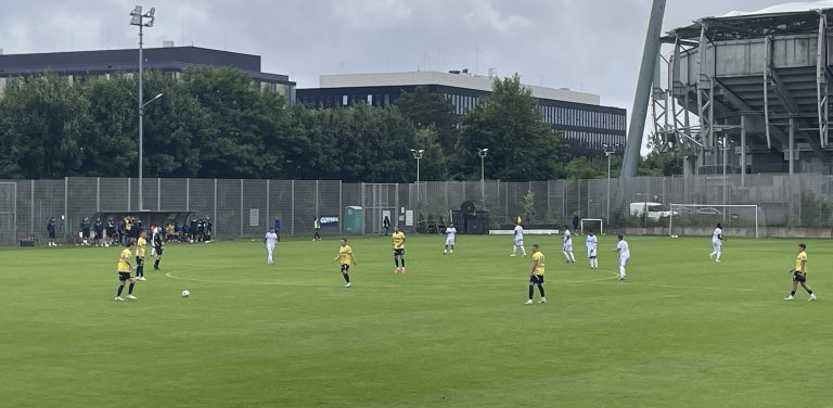 Arka Gdynia - Petrolul Ploeszti 2:0 (Fot. Radio Gdańsk/Karol Pius)