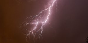 Załamanie pogody na Pomorzu. Prognozowane są gwałtowne burze