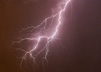 Załamanie pogody na Pomorzu. Prognozowane są gwałtowne burze