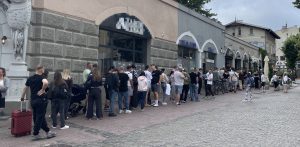 Kolejka po kebab w Sopocie po wizycie Książula