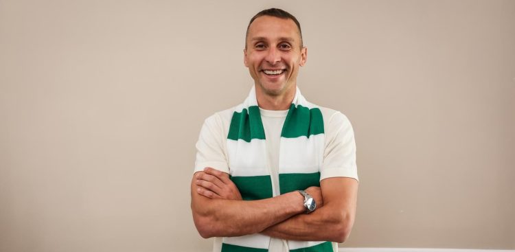 Władysław Łupaszko po podpisaniu kontraktu z Lechią Gdańsk (Fot. Lechia Gdańsk/Grzegorz Radtke)