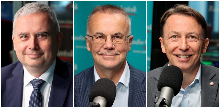 Zbliżenia na gości audycji, kolejno Przemysław Olczyk, Jarosław Sellim, Patryk Gabriel