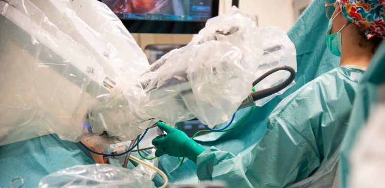 Szpital w Słupsku rozwija nowoczesne leczenie z udziałem robota da Vinci