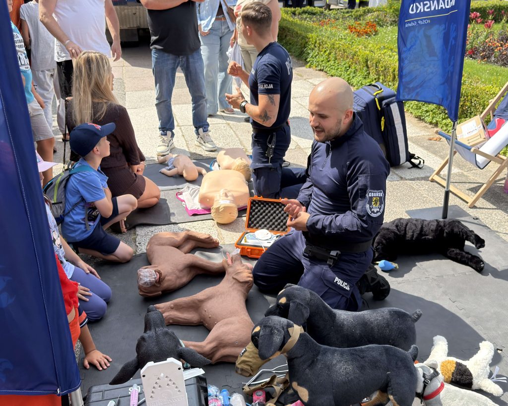 W ramach pikniku na Święcie Policji w Sopocie przygotowano między innymi pokazy i stoiska edukacyjne