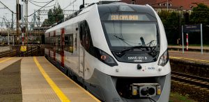 Pociąg SKM na stacji Gdynia Chylonia