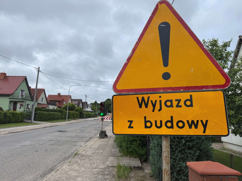 Wyjazd z budowy ringu w Słupsku