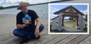 Włodzimierz Raszkiewicz na plaży w Swornegaciach