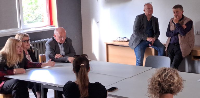 Na zdjęciu od lewej: restruktyzatorka Agnieszka Chrzanowska, nowa prezes szpitala Teresa Finkiewicz, burmistrz Miastka Jerzy Wójtowicz i jego zastępca Daniel Radziszewski. Spotkanie z nową prezes szpitala
