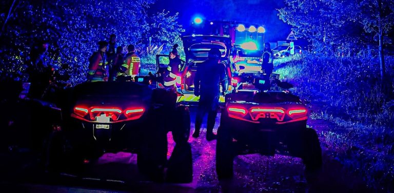 Dziadek z wnuczką zaginęli w lesie. W poszukiwaniach wzięli udział policjanci, strażacy, mieszkańcy i specjalna grupa wolontariuszy na quadach