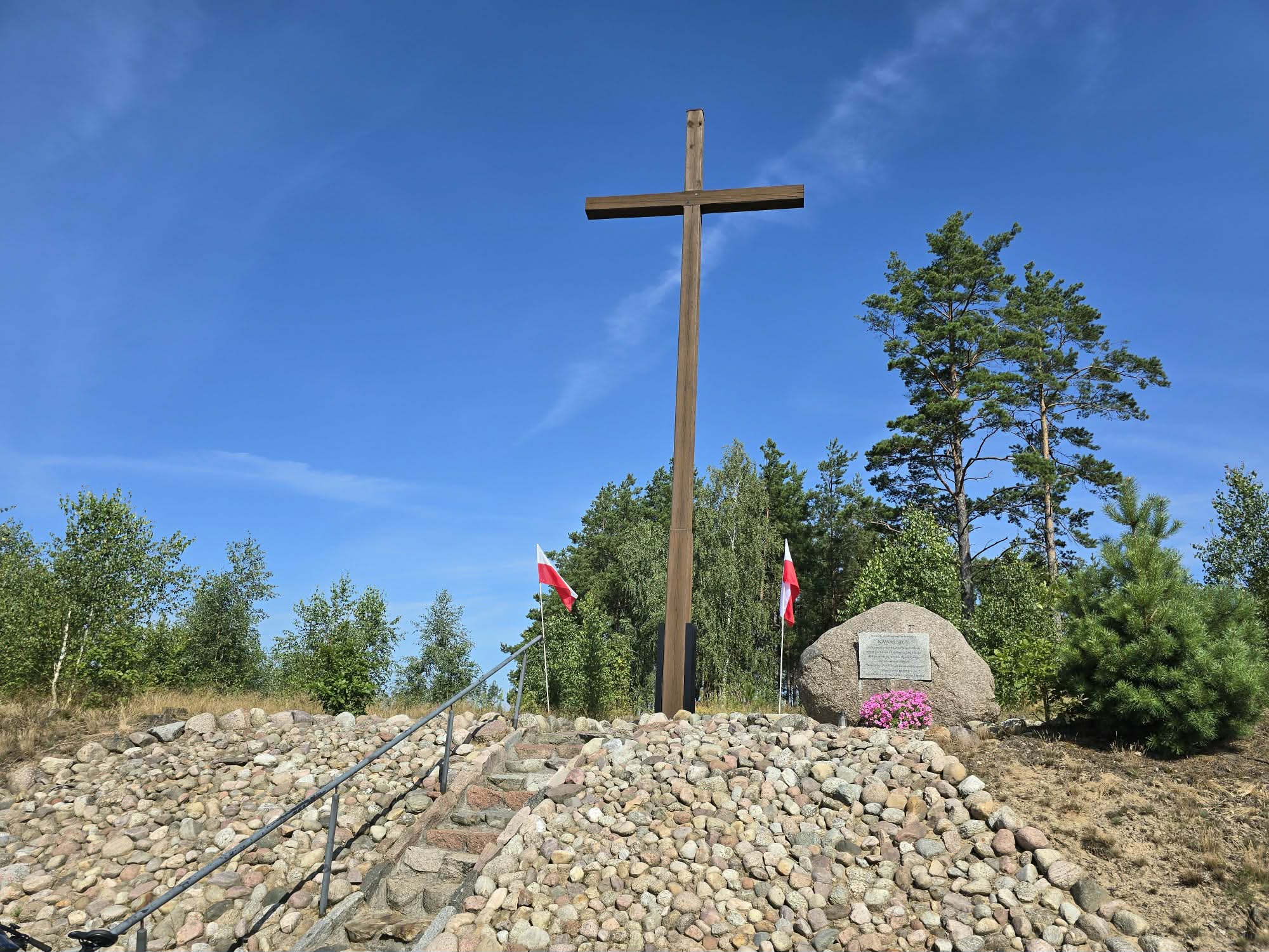 Pomnik ku czci ofiar nawałnicy sprzed 9 lat