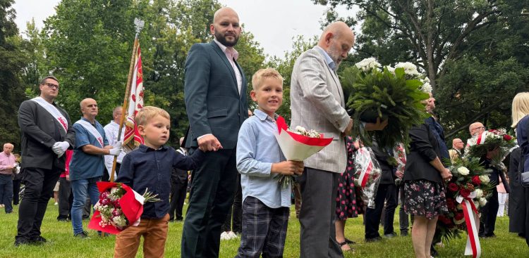 82. rocznica wybuchu Powstania Warszawskiego. Uroczystości w Słupsku (fot. Radio Gdańsk/Łukasz Kosik)