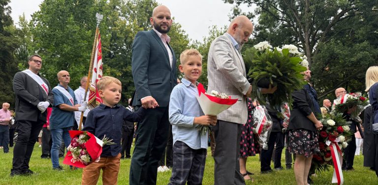 82. rocznica wybuchu Powstania Warszawskiego. Uroczystości w Słupsku (fot. Radio Gdańsk/Łukasz Kosik)
