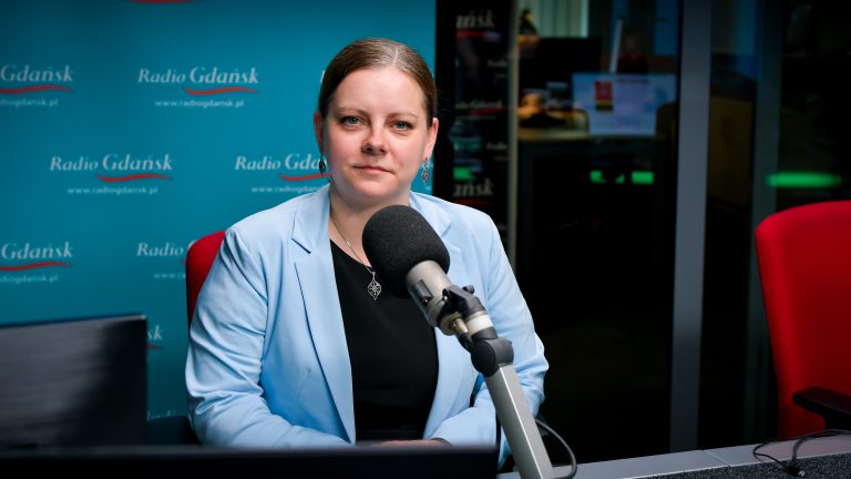 Gdyńska policja sprawdza, czy ktoś stworzył bezpośrednie zagrożenie dla zdrowia lub życia prezydent Gdyni Aleksandry Kosiorek lub jej najbliższych. W weekend w trakcie podróży odpadło jedno z kół w jej samochodzie. Śruby kolejnego koła były poluzowane. Na zdjęciu Aleksandra Kosiorek.