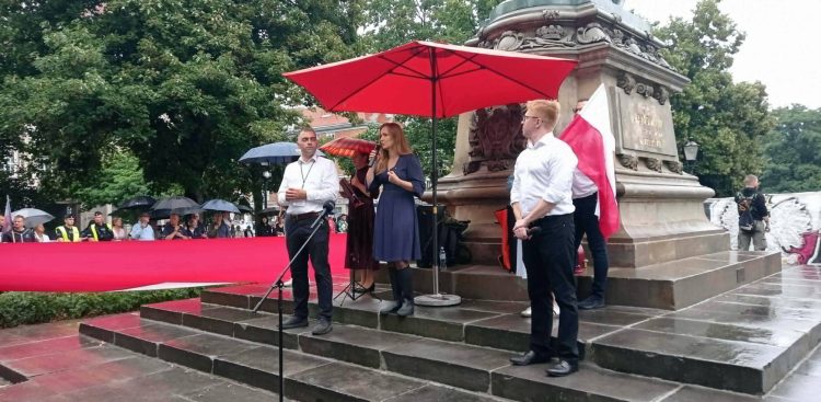 Gdańsk. Obchody 82. rocznicy wybuchu Powstania Warszawskiego zorganizowane przez Fundację Łączy nas Polska (fot. Radio Gdańsk/Mateusz Czerwiński)