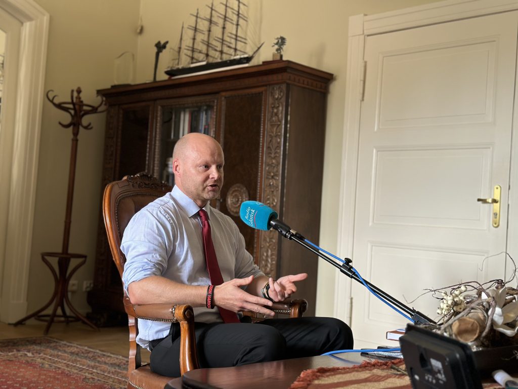 Na zdjęciu Łukasz Iwaszkiewicz z Gdańskiego Urzędu Pracy