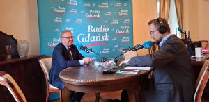 Janusz Stankowiak, prezydent Starogardu Gdańskiego, w rozmowie z Filipem Jędruchem w czasie audycji Radia Gdańsk "Przystanek na mapie" nadawanej ze Starogardu Gdańskiego