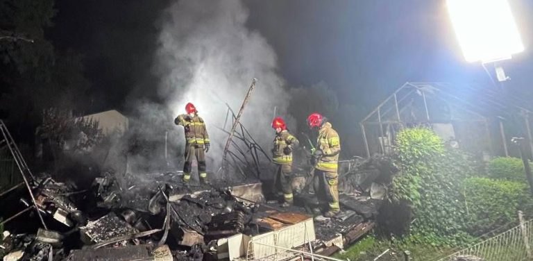 Eksplozja gazu na terenie Rodzinnych Ogródków Działkowych "Przystań" w Gdańsku (fot. KM PSP w Gdańsku)