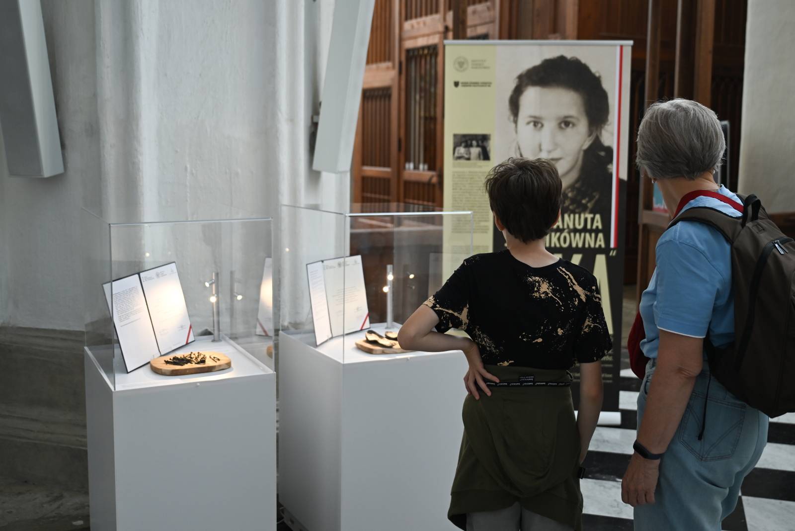 Prezentacja pamiątek po Danucie Siedzikównie ps. "Inka" oraz Feliksie Selmanowiczu ps. "Zagończyk" w Bazylice Mariackiej w Gdańsku, 27 bm. Wśród prezentowanych pamiątek znajdą się rzeczy odnalezione przy bohaterach podczas ekshumacji prowadzonych w 2014 roku na Cmentarzu Garnizonowym w Gdańsku