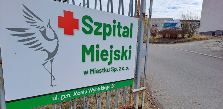 brama szpital tablica