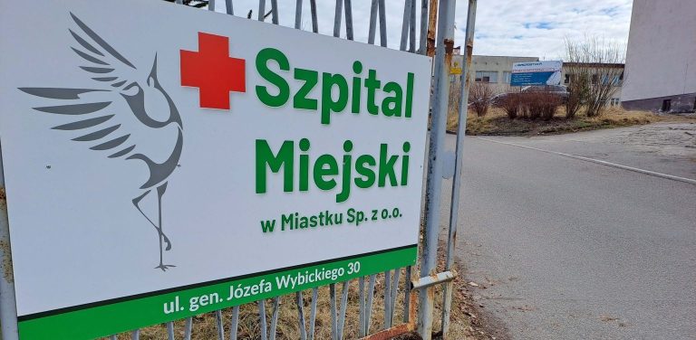 brama szpital tablica