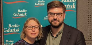 Dziennikarka i artystka Daria Balabai i Łukasz Samborski, prezes fundacji RC