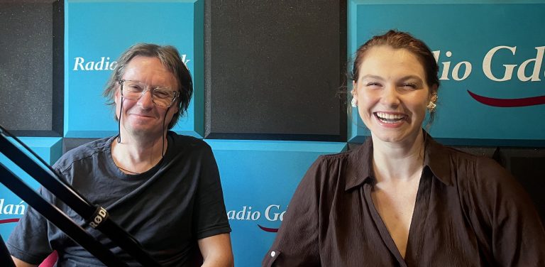 Mikołaj Radomski i Julia Pawlak w studiu Radia Gdańsk