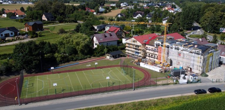 Na zdjęciu Społeczna Szkoła w Karczemkach