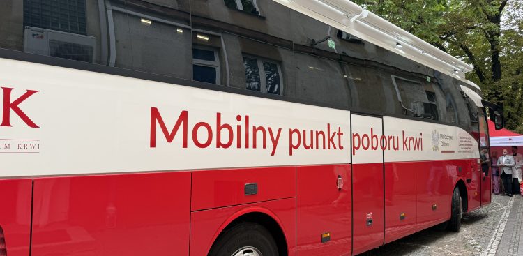 mobilny punkt poboru krwi