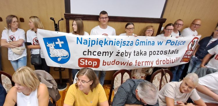 ludzie baner sesja gminy Człuchów