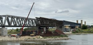 Fragment zabytkowej, stalowej konstrukcji Mostu Tczewskiego. Starostwo powiatowe szuka środków na dokończenie odbudowy Mostu