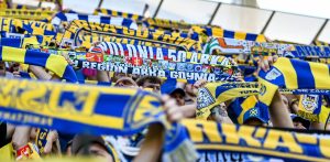 Kibice Arki Gdynia czekają na zakończenie serii trzech ligowych meczów bez wygranej. (Fot. KFP/Maciej Czarniak)