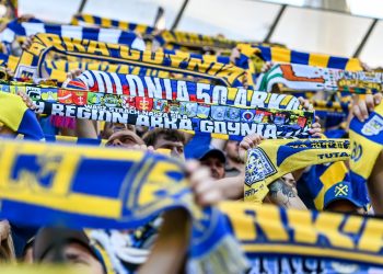 Kibice Arki Gdynia czekają na zakończenie serii trzech ligowych meczów bez wygranej. (Fot. KFP/Maciej Czarniak)