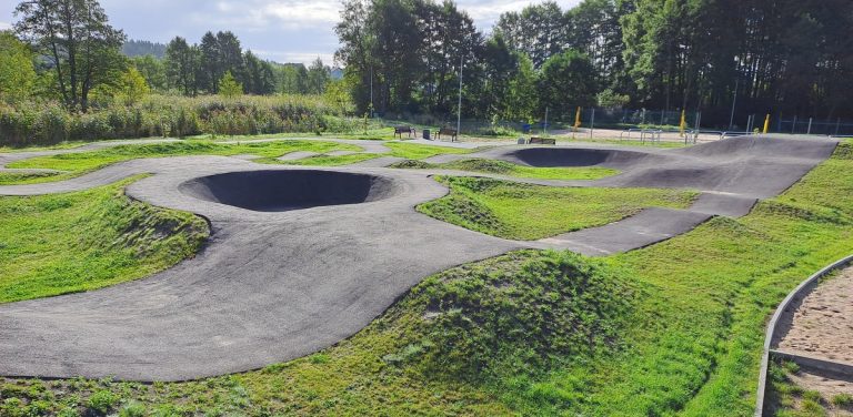 Na zdjęciu znajduje się pump track z gminy Lipusz,