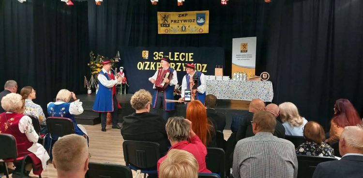 35 lat Zrzeszenia Kaszubsko-Pomorskiego w Przywidzu (fot. Radio Gdańsk/Robert Groth)